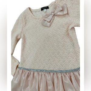 Bundle of 2 girl’s dresses Sz 6.